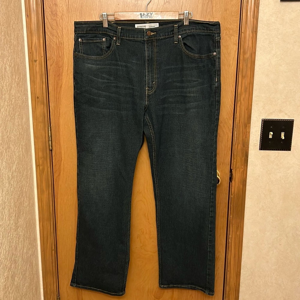 Men’s Levi Signature Jeans 40x32 EUC